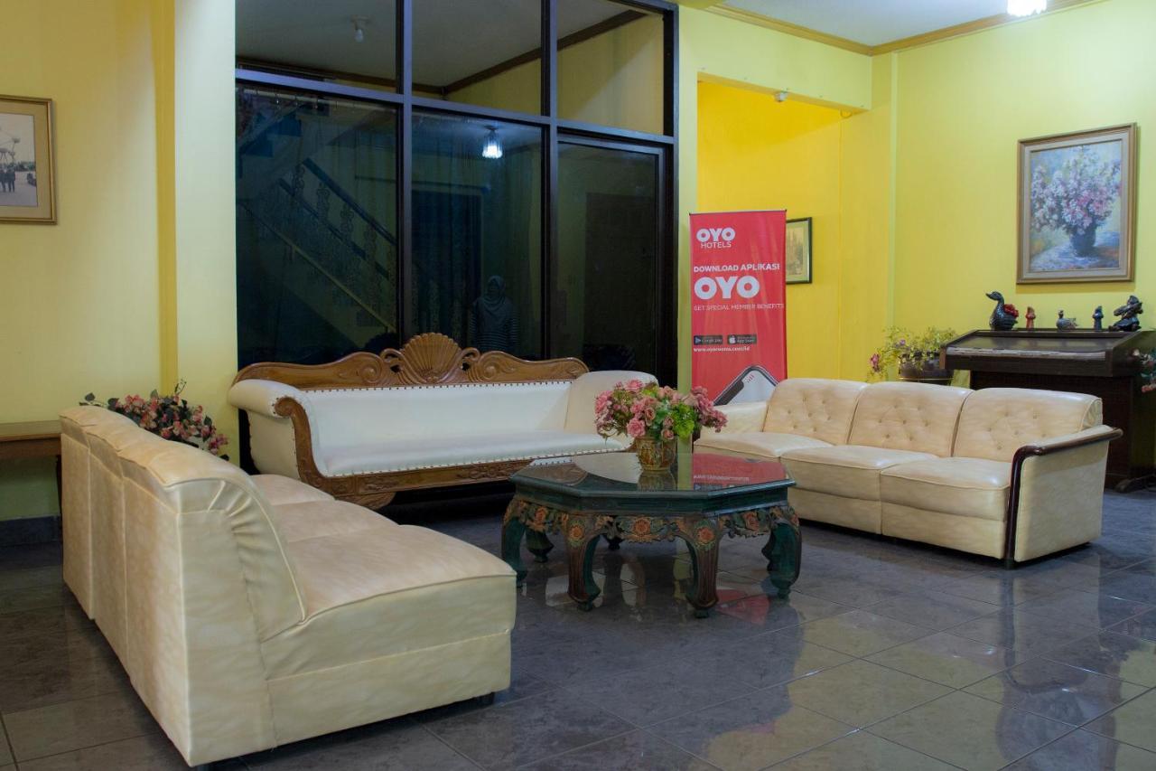 Oyo 392 Hotel Mawar Saron Yogyakarta Bagian luar foto