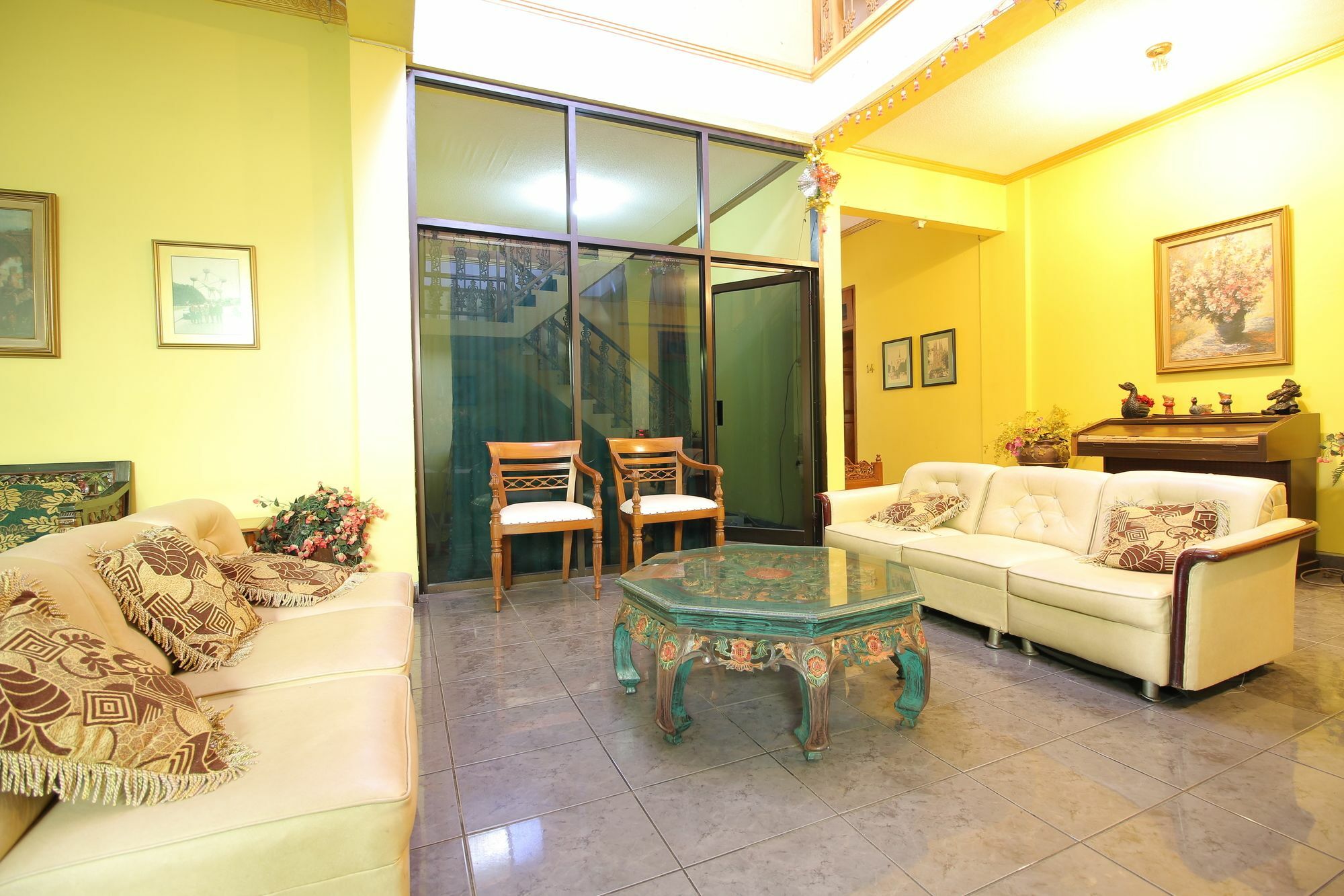 Oyo 392 Hotel Mawar Saron Yogyakarta Bagian luar foto