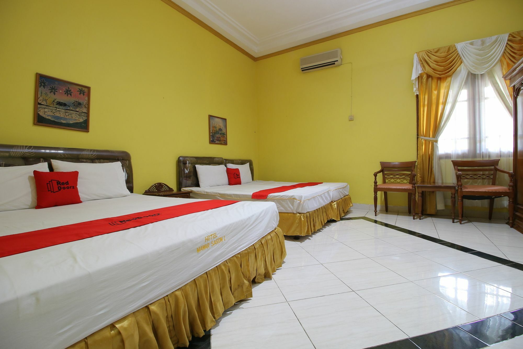 Oyo 392 Hotel Mawar Saron Yogyakarta Bagian luar foto